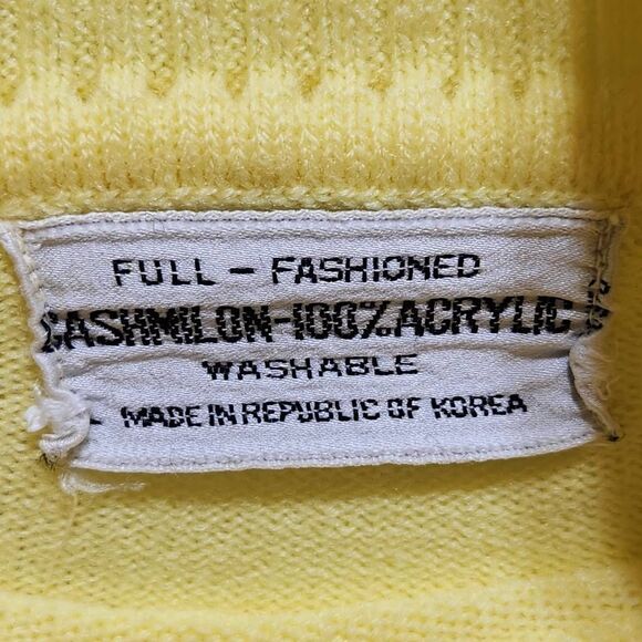 Vintage yellow turtleneck cashmilon acrylic sweater medium - Picture 3 of 4